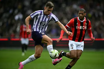 Thijs Dallinga (L) in action for Toulouse against Nice earlier this season