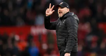 Southampton Manager Ralph Hasenhuttl gestures to the Southampton fans after the Premier League match against Manchester United. (Photo by Daniel Chesterton/Offside/Offside via Getty Images)