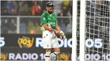 Olivier Giroud in action during the Serie A TIM match between Genoa CFC and AC Milan at Stadio Luigi Ferraris. Photo by Claudio Villa.