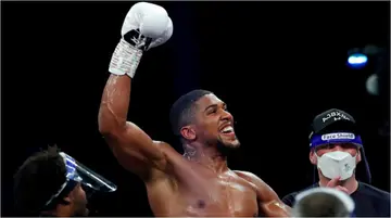 Anthony Joshua turns marriage counselor after ninth-round victory over Kubrat Pulev