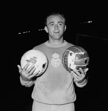 Di Stefano is one of the top number 9 footballers in history.