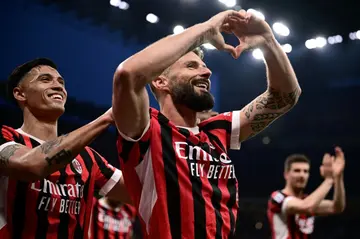 Olivier Giroud shows his love for AC Milan fans in his final match for the club