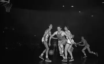 George Mikan is one of the best lakers point guards of all time