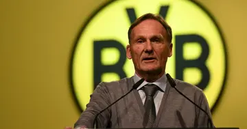 Borussia Dortmund, Managing Director, Urges Club, Underestimate, Threat, Chelsea, Pose, Sport, World, Football, Soccer, Bundesliga, UEFA Champions League