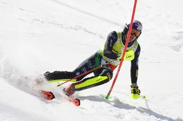What is the blue bib in alpine skiing?