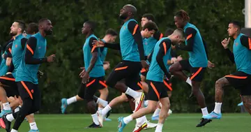 Romelu Lukaku trains alongside Chelsea team mates in Abu Dhabi, United Arab Emirates. Photo by Matthew Ashton.