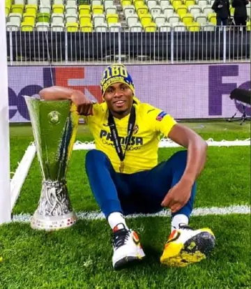 Excited Super Eagles star sends incredible message to Nigerians after winning Europa League title