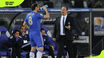 Rafael Benitez instructs Frank Lampard during their FIFA Club World Cup semi-final against CF Monterrey 