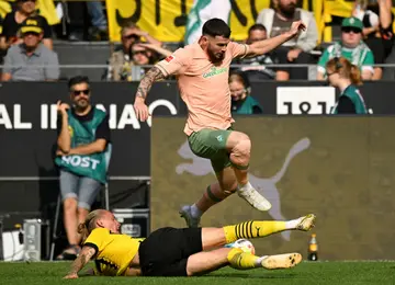 Scottish forward Oliver Burke scored late again to give Werder Bremen a 3-2 win at Borussia Dortmund on Saturday