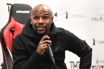 Floyd Mayweather moves into motosport by laucnhing his own NASCAR racing team