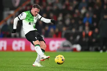 Alexis Mac Allister shoots wide during a Premier League match
