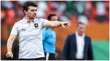 Pedro Goncalves shouts instructions to his players from the touchline during the Africa Cup of Nations 2023 quarter-final football match between Nigeria and Angola. Photo: FRANCK FIFE.