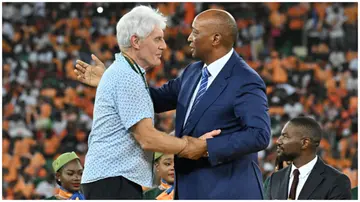 Hugo Broos received his bronze medal from President of the Confederation of African Football (CAF) Patrice Motsepe during the Africa Cup of Nations 2023 tournament. Photo: Issouf Sanogo.