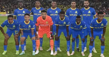 Mamelodi Sundowns posing for a team photo.