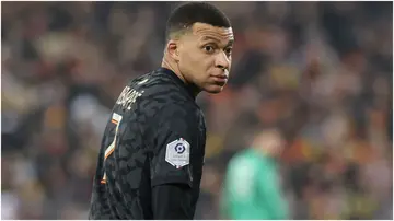 Kylian Mbappe looks on during the Ligue 1 match between RC Lens and Paris Saint-Germain. Photo by Catherine Steenkeste.