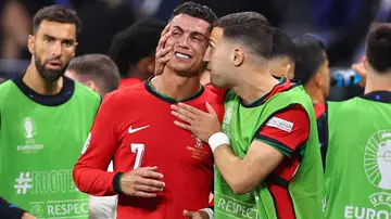 Cristiano Ronaldo, Ruud Gullit, Netherlands, Portugal, Slovenia, tears, crocodile, cry, Diogo Costa, Round of 16.