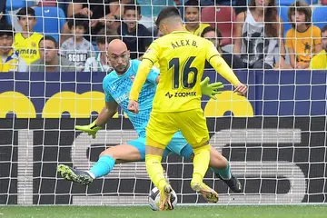Alex Baena scores for Villarreal