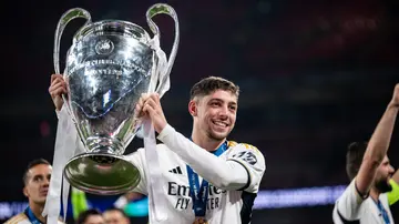 Federico Valverde, UEFA Champions League, APorla 15, 16th UCL, title, Borussia Dortmund, final.