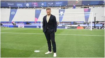 Steven Gerrard stands in the penalty area ahead of the UEFA Champions League 2022/23 final in Istanbul. Photo by Michael Regan. 