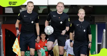 What kits do referees wear?