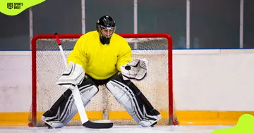 Ice hockey equipment