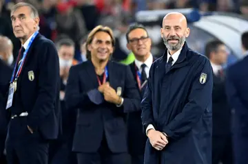 Gianluca Vialli (R) has been battling cancer since 2017