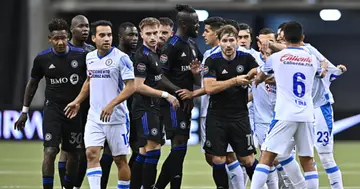A scuffle breaks out between Cruz Azul and CF Montréal in the second half of the quarterfinals match. (Photo by Minas Panagiotakis/Getty Images)
