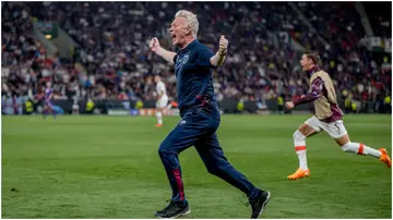 David Moyes celebrates after Jarrod Bowen scored the winner during the UEFA Europa Conference League final at Eden Arena. Photo by Thomas Eisenhuth.