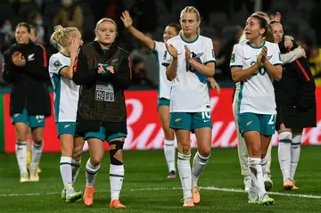 New Zealand's players thank the crowd