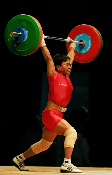 What are the weight categories in the Olympics for female weightlifters?