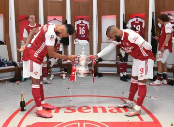 Lovely moment couple dedicated their wedding to Arsenal stars Aubameyang and Lacazatte, remake their famous