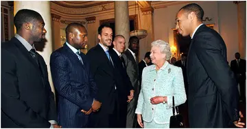 Queen Elizabeth, Arsenal, Thierry Henry