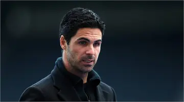 Arsenal Considering Former Chelsea Manager to Replace Mikel Arteta Amid Dismal Start