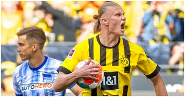 Erling Haaland celebrates after his goal to make it 1:1 during Dortmund's Bundesliga clash with Hertha Berlin. Photo: David Inderlied.