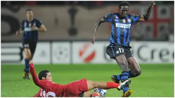Inter Milan's MacDonald Mariga in action vs FC Twente during the UEFA Champions League Group A match at the De Grolsch Veste Stadion in Enschede, in 2010, Netherlands. Photo: Ben Radford.