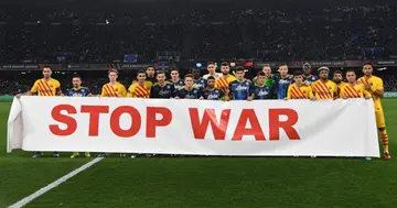 Barcelona and Napoli players with a message to Russia and Ukraine before Europa League clash. Credit: @ESPNFC