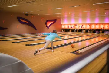 How to get a strike in bowling for beginners