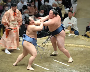 Here is a list of the best sumo wrestlers ever to exist.