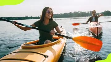 Difference between canoeing and kayaking