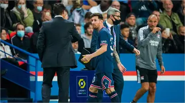 Psg Manager Mauricio Pochettino Reacts After Substituting Lionel Messi in Ligue 1 Tie Against Lyon