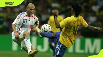 Gaucho Ronaldinho and Zinedine Zidane battling for the ball