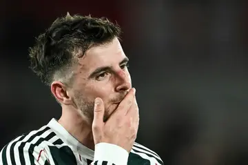 Mason Mount's first Manchester United goal was not enough for victory in a 1-1 draw at Brentford