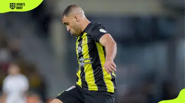 Abderrazak Hamdallah of Al-Ittihad in possession