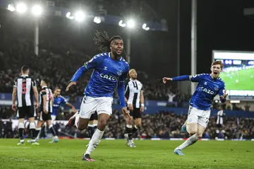 Alex Iwobi says Everton have to keep fighting to avoid relegation.