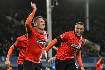 Cauley Woodrow scored the winner as Luton beat Everton 2-1 in the FA Cup fourth round