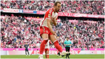 Harry Kane celebrates after scoring his team's third goal during the Bundesliga match between FC Bayern München and 1. FSV Mainz 05. Photo by M. Donato.