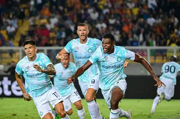 Denzel Dumfries secured victory for Inter Milan in stoppage time in Lecce