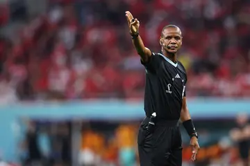 Janny Sikazwe, Zambian referee, guard, honour, World Cup