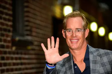 How rich is Joe Buck?