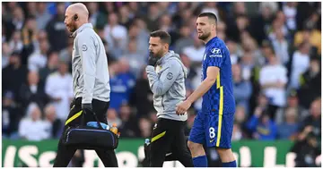 Mateo Kovacic leaves the pitch after picking up an injury following a foul by Daniel James during the Premier League match between Leeds United and Chelsea. Photo by Clive Brunskill.